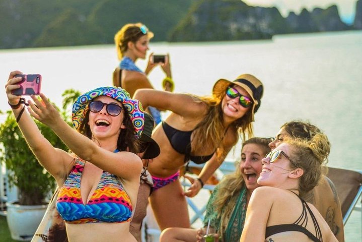 Oasis Bay Party Cruise Best for Young Traveler Outdoor Jacuzzi