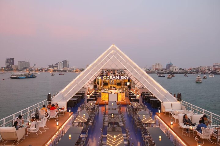 Ocean Pattaya Dinner Buffet Cruise