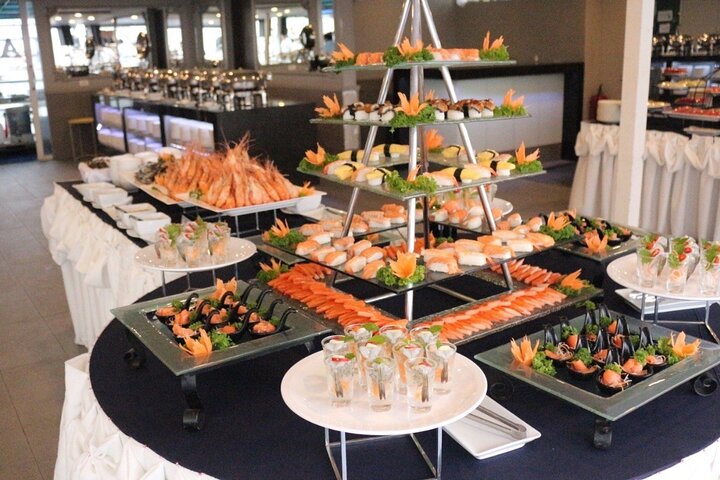 Ocean Pattaya Dinner Buffet Cruise
