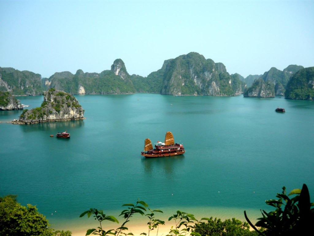 One Day In Halong Luxury (Halong 1-day Luxury Group Tour)