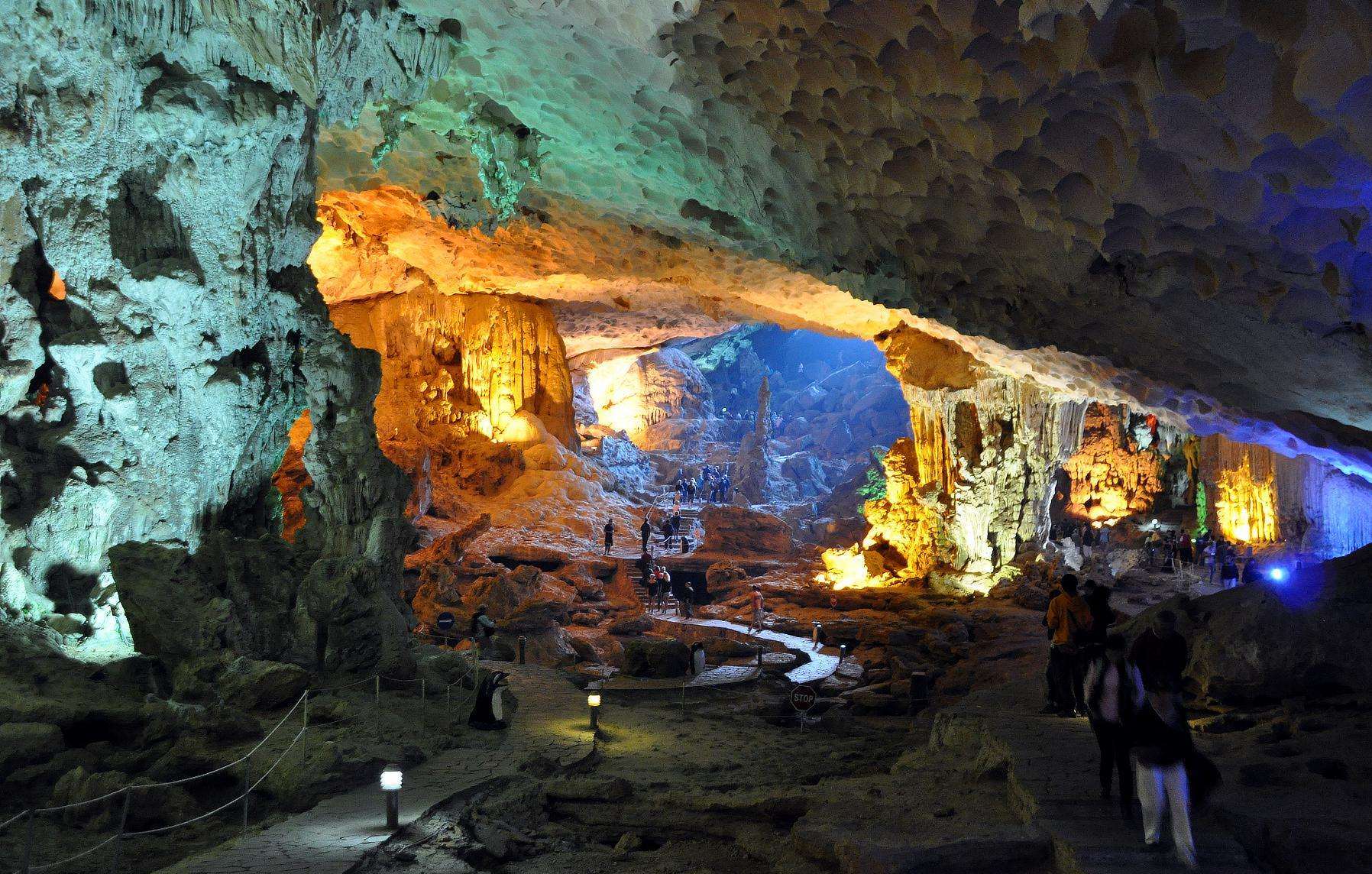 One Day In Halong Luxury (Halong 1-day Luxury Group Tour)