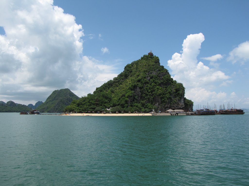 One Day In Halong Luxury (Halong 1-day Luxury Group Tour)