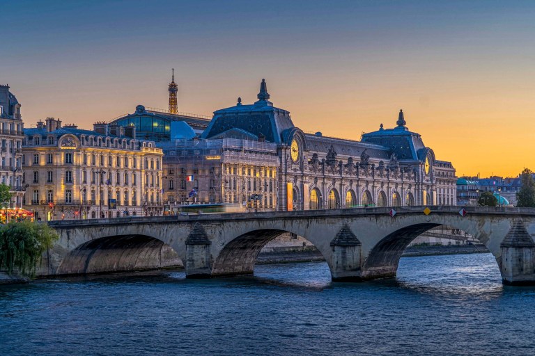 Paris: Seine River Cruise from the Eiffel Tower + Orsay Museum Ticket with Audio Guide