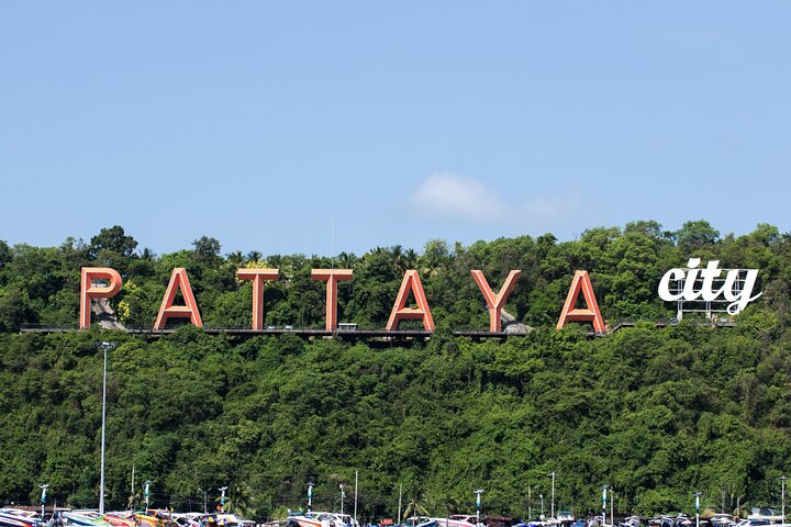Pattaya Beach Banana Boat Splash