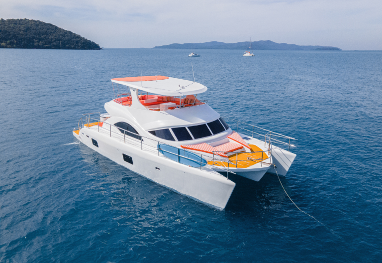 Pattaya: Private Luxury Catamaran Island Discoveries