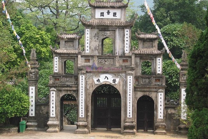 front pagoda Perfume
