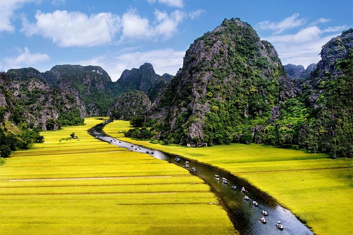 Phat Diem Catheral and Tam Coc Private Day Tour from Hanoi