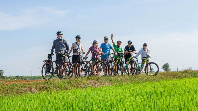 Phnom Penh Bike & Boat at Twilight Private tour