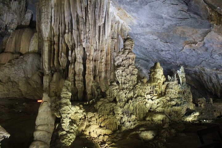 PHONG NHA CAVE AND HISTORICAL JOURNEY FULL-DAY TOUR
