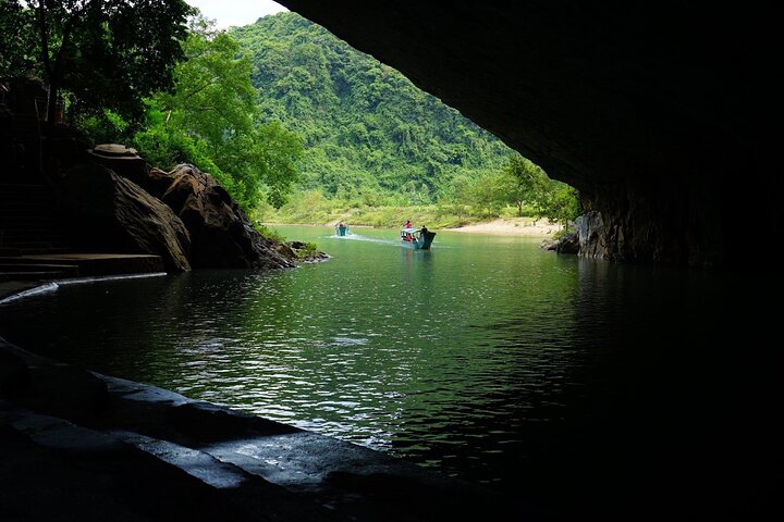 PHONG NHA CAVE AND HISTORICAL JOURNEY FULL-DAY TOUR