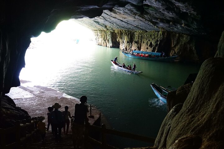 PHONG NHA CAVE AND HISTORICAL JOURNEY FULL-DAY TOUR