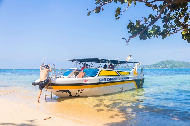 Phu Quoc Canoe Excursion, Discover Three Stunning Islands