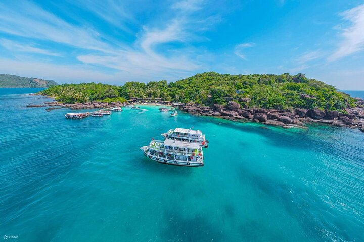 Phu Quoc Snorkeling Trip to Explore Three Islands by Boat