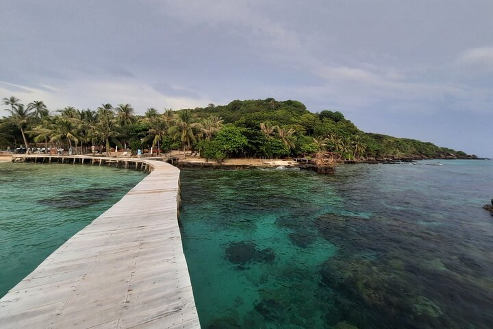 Phu Quoc Snorkeling Trip to Explore Three Islands by Boat