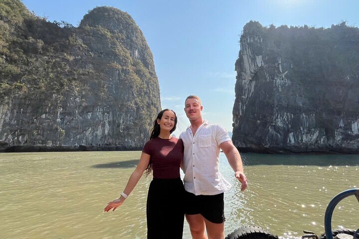 Premium 2D1N Balcony Cruise – Halong & Lan Ha Bay Luxury Trip