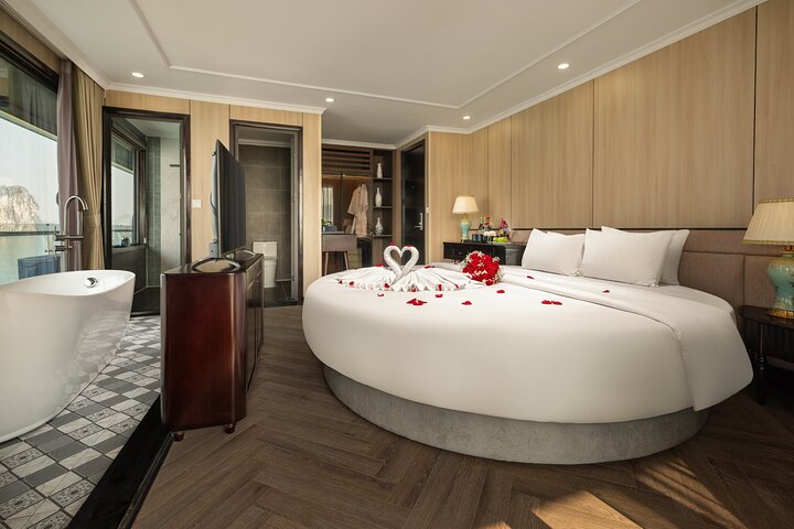 Premium 2D1N Balcony Cruise – Halong & Lan Ha Bay Luxury Trip