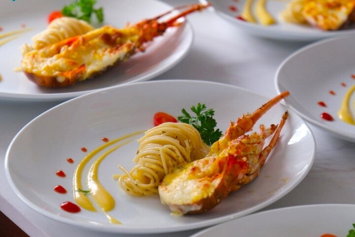Premium 5 Star Day Cruise Discover the beauty Halong- Lan Ha Bay