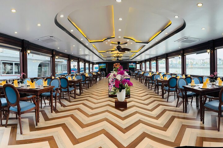 Premium Halong Bay Day Trip by 5-Star Cruise – Depart from Harbor