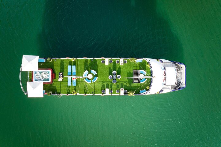 Premium/Luxury Cruises Explore Halong Bay In One Day