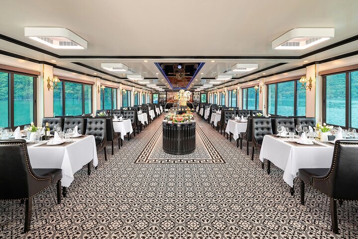 Premium/Luxury Cruises Explore Halong Bay In One Day