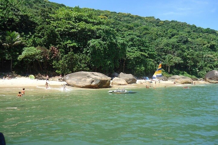 Private Boat Tour In Santos – Full Day With Barbecue and Drinks