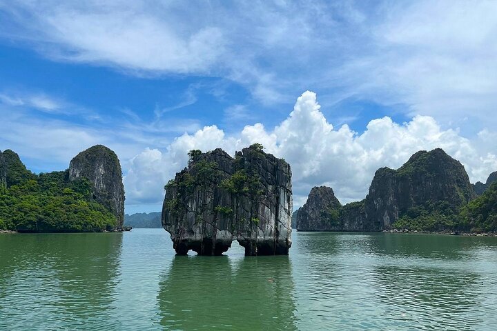 Private Canoe Adventure: Discover the Best of Halong & Lan Ha Bay