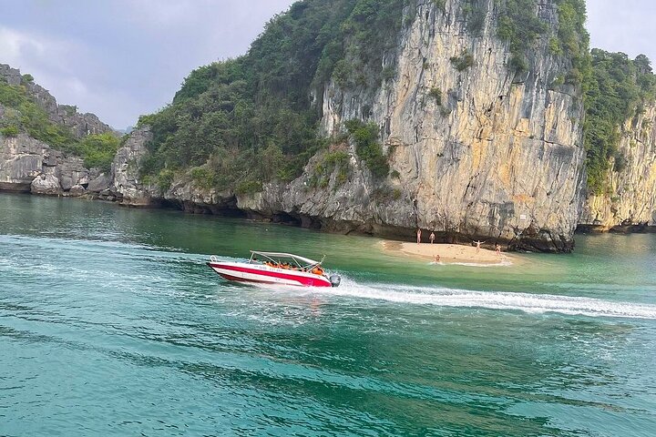 Private Canoe Adventure: Discover the Best of Halong & Lan Ha Bay