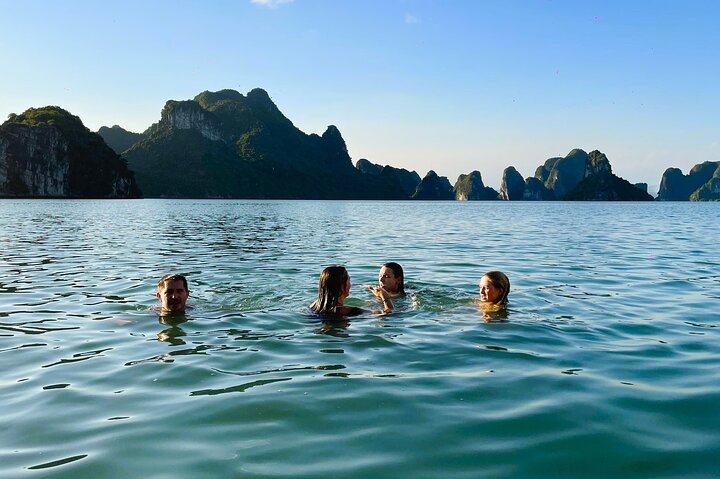 Private Canoe Adventure: Discover the Best of Halong & Lan Ha Bay