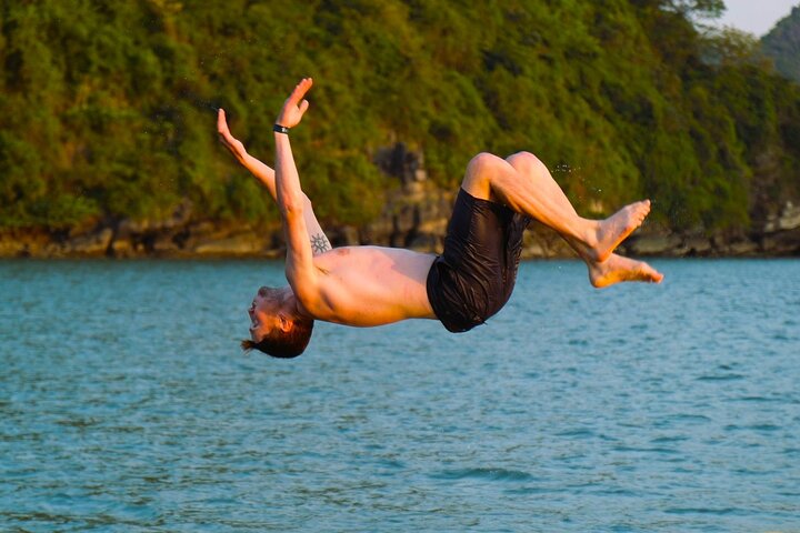 Halong- Lan Ha Bay: Kayak, swim- Private Canoe from Cat Ba Island