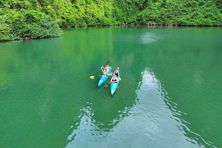 Halong- Lan Ha Bay: Kayak, swim- Private Canoe from Cat Ba Island