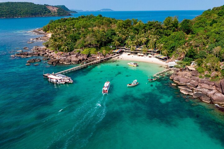 Phu Quoc Four Islands by Canoe and Enjoy Cable Car