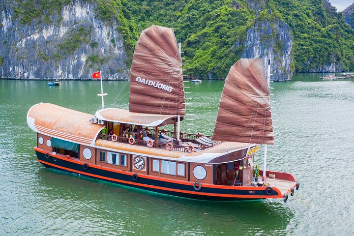 Private Charter Junk in Cat Ba Island & Lan Ha Bay 3days/2nights
