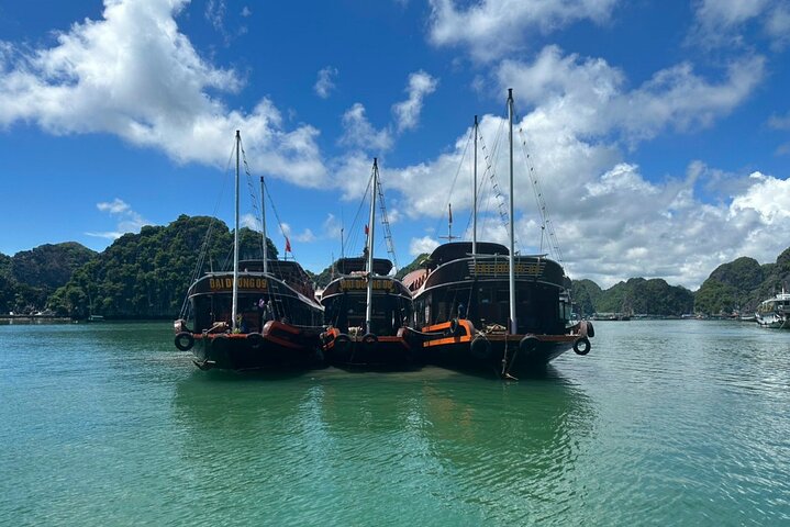 Private Charter Junk in Cat Ba Island & Lan Ha Bay 3days/2nights