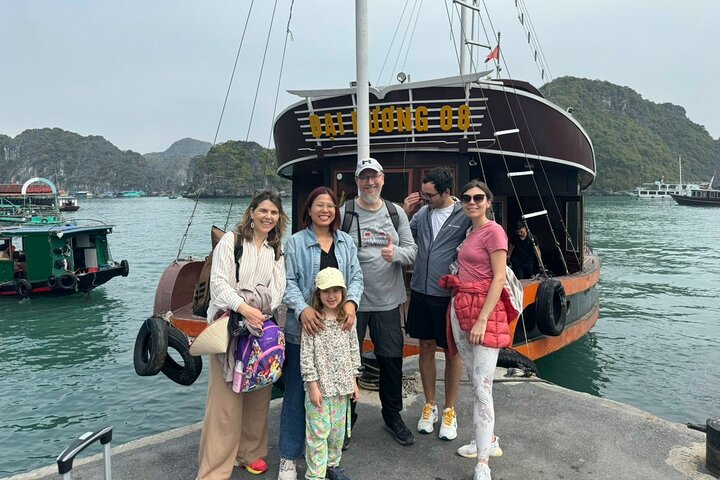 Private Charter Junk in Cat Ba Island & Lan Ha Bay 3days/2nights