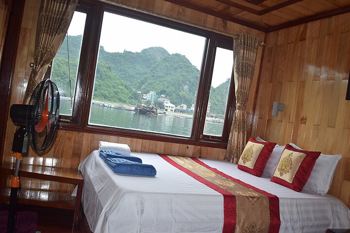 Private Charter Junk in Cat Ba Island & Lan Ha Bay 3days/2nights