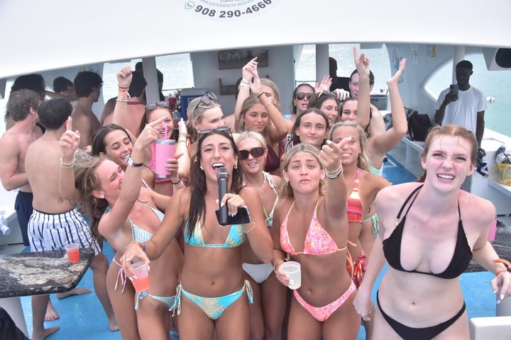 Private Cruise Party with Fun Music and Drinks Up To 100 Guests