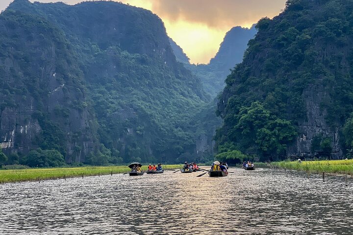 Private Day Trip: The Best of Incense Village, Hoa Lu & Tam Coc