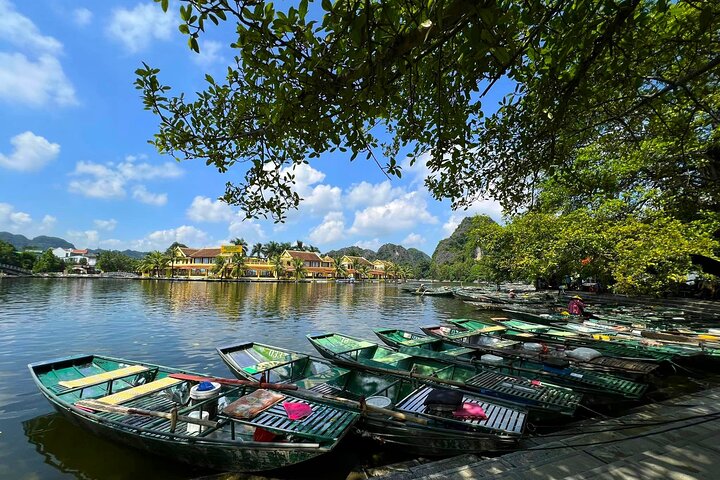 Private Day Trip: The Best of Incense Village, Hoa Lu & Tam Coc