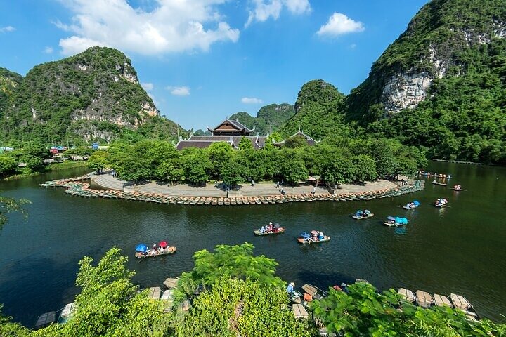 Private Day Trip to Trang An - Mua Cave - Bich Dong By Limousine