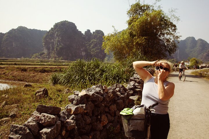 Private Day Trip to Trang An - Mua Cave - Bich Dong By Limousine