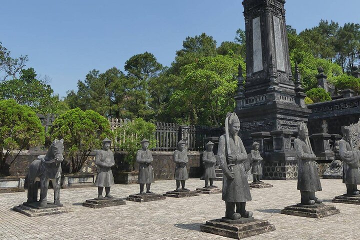 Dragon Boat Trip Sightseeing Hue city - Private tour