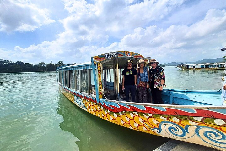 Dragon Boat Trip Sightseeing Hue city - Private tour