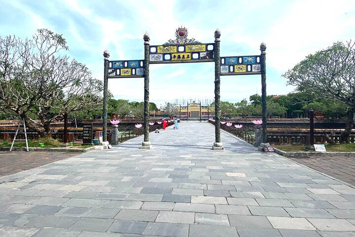 Hue city -private full day guided tour with 5 must see place