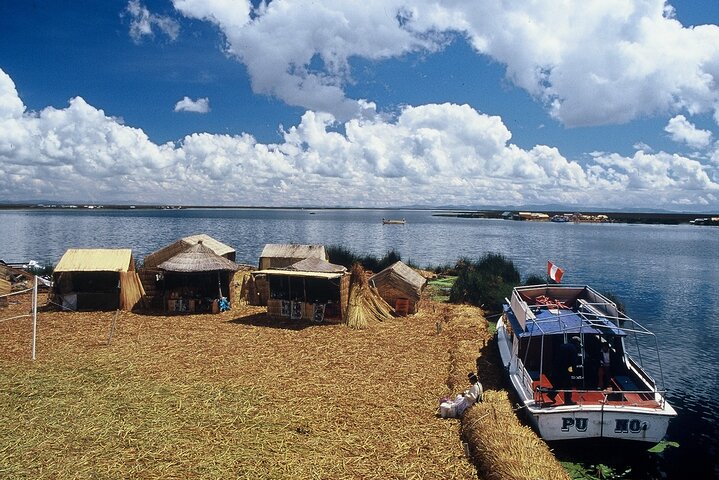 Private half-day tour in Puno to the floating islands of Uros