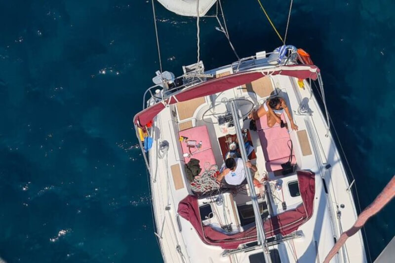 Private Santorini Sailing Day-Tour