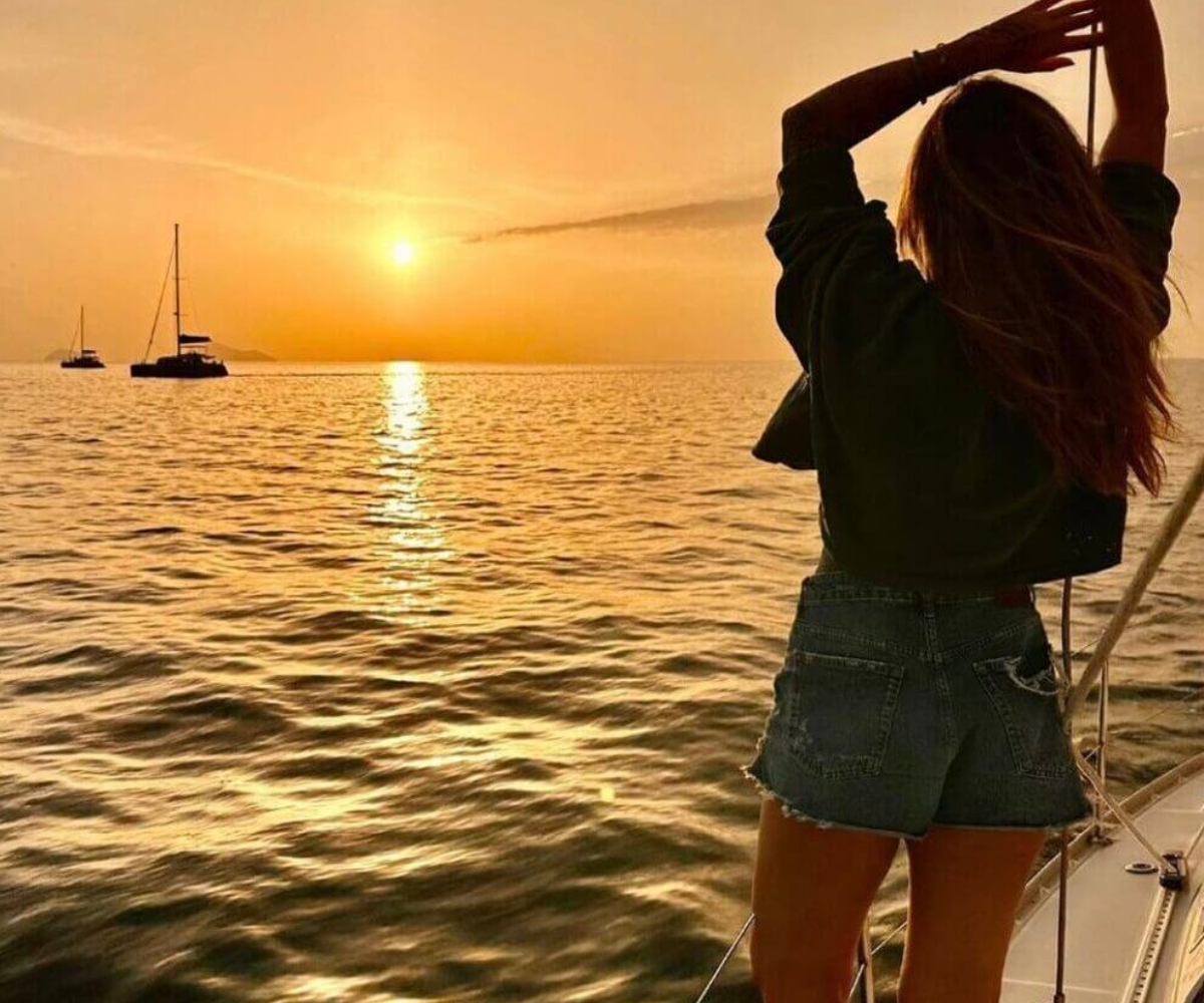 Private Santorini Sunset Sailing Cruise