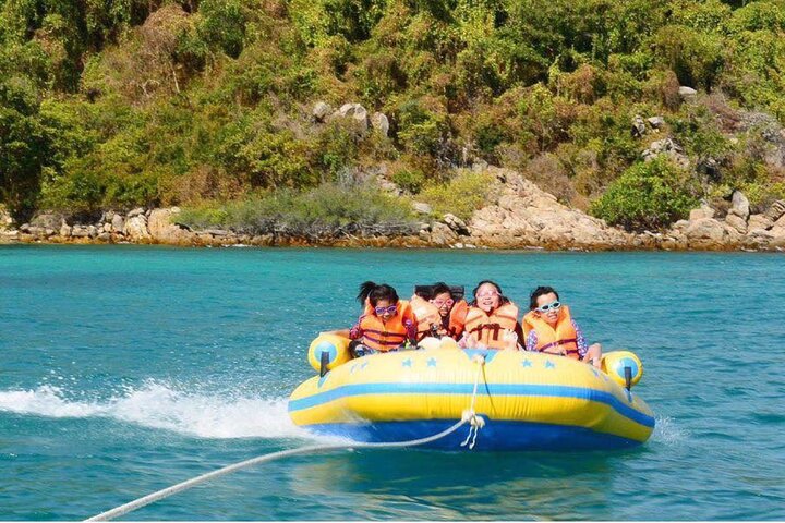 Donut Boat to boost up adrenaline