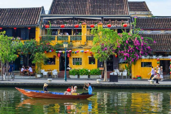 Private Trip To Marble Mountains & Hoi An Town From Danang