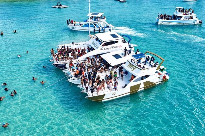 Punta Cana Luxury Party Boat with Snorkeling Sandbar and Open Bar