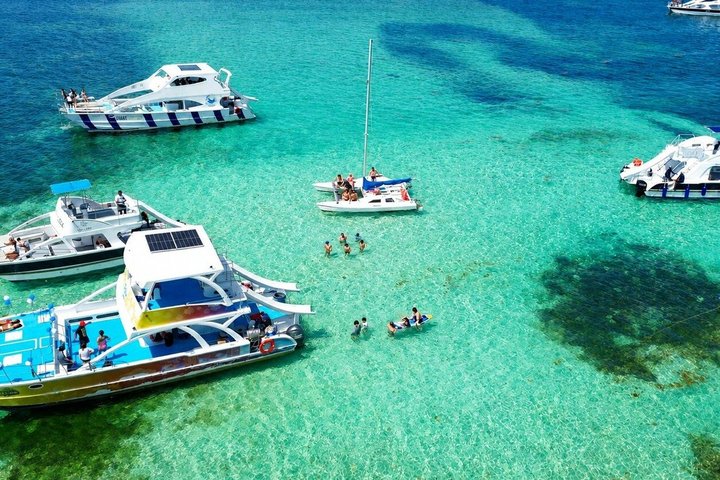 Punta Cana Private Family Boat Cruise with Snorkeling